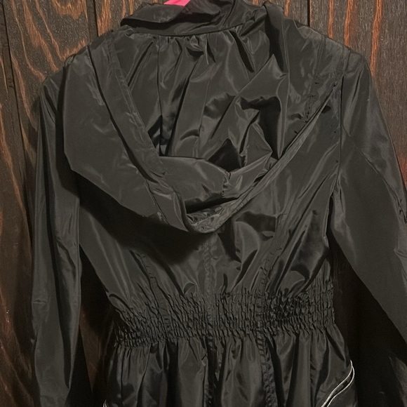 Women Rain Coat - Picture 5 of 6